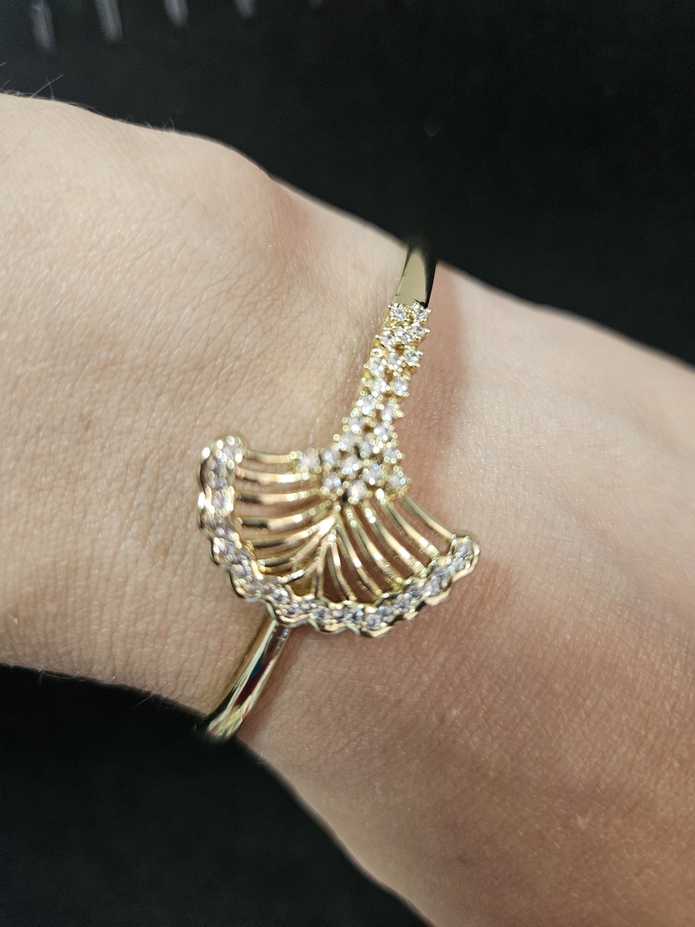 Elegant Gold Filled Fan Bracelet with Crystal Accents
